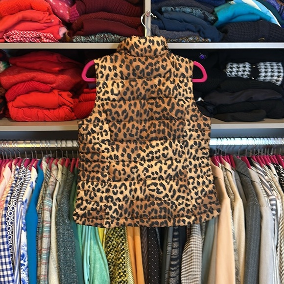 Lands’ End brown leopard print sleeveless front zip closure puffer vest size S - Picture 3 of 3